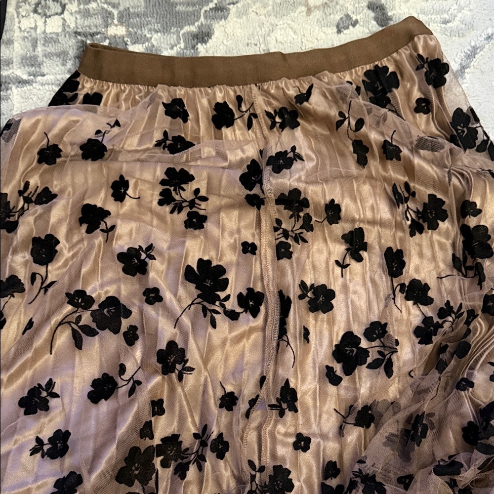 Elegant Floral Black and Tan Skirt